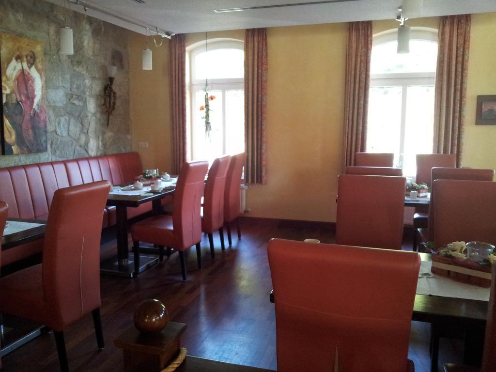 Hotel Restaurant Am Pfauenhof Quakenbrück Exterior foto